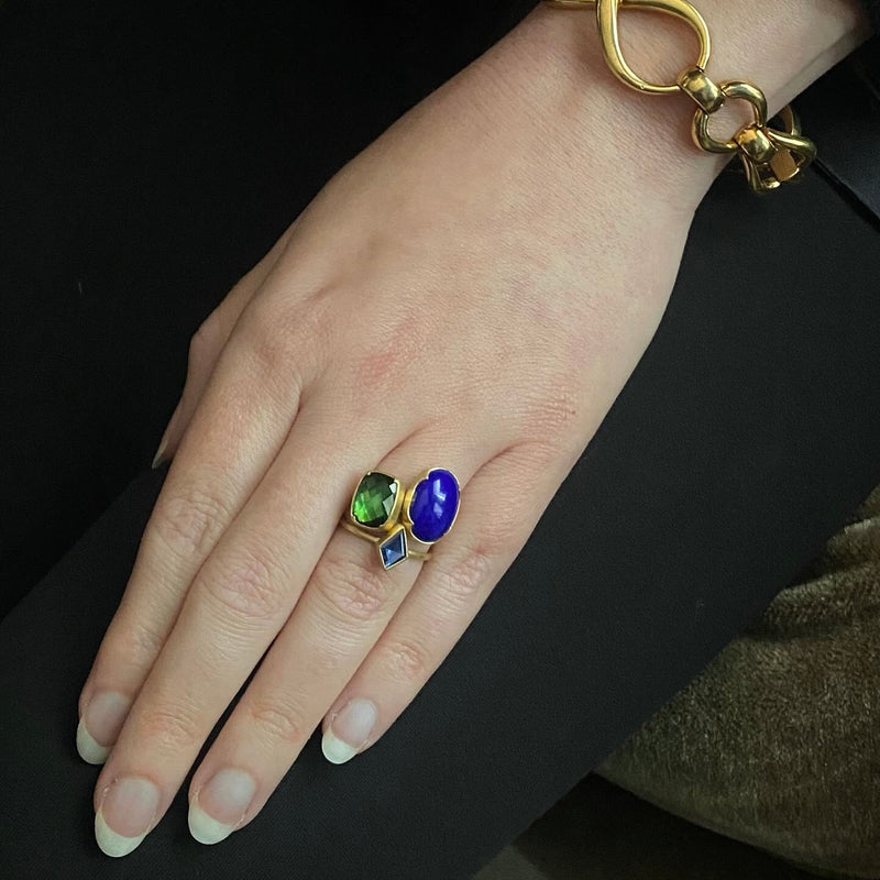 Gabriella Kiss 18k Oval Cabochon Lapis Ring - 4 Scallop