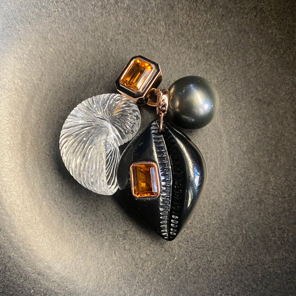 Dezso 18k Onyx Cowry Shell with Emerald Cut Citrine Pendant