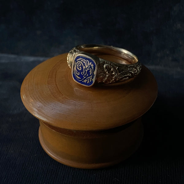 Antique Georgian 15k Blue Enamel Locket Ring