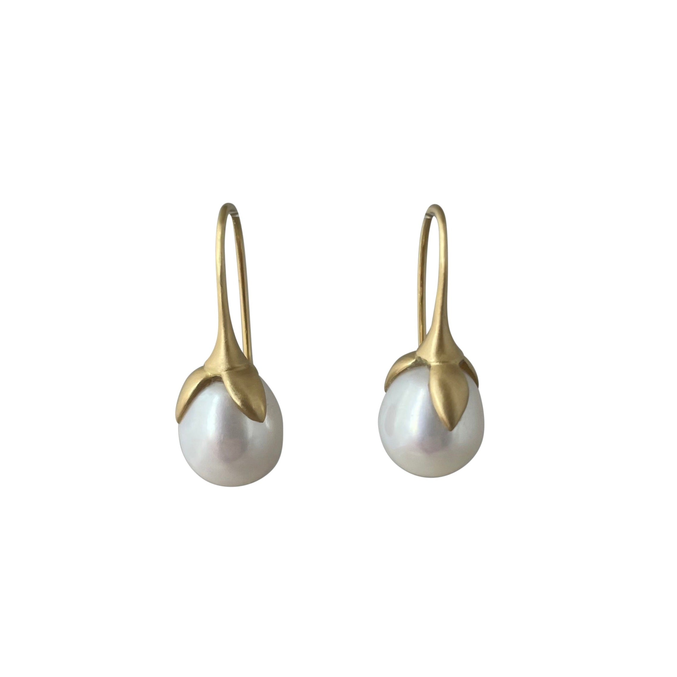 Gabriella Kiss 14k Gold White Eggplant Pearl Earrings