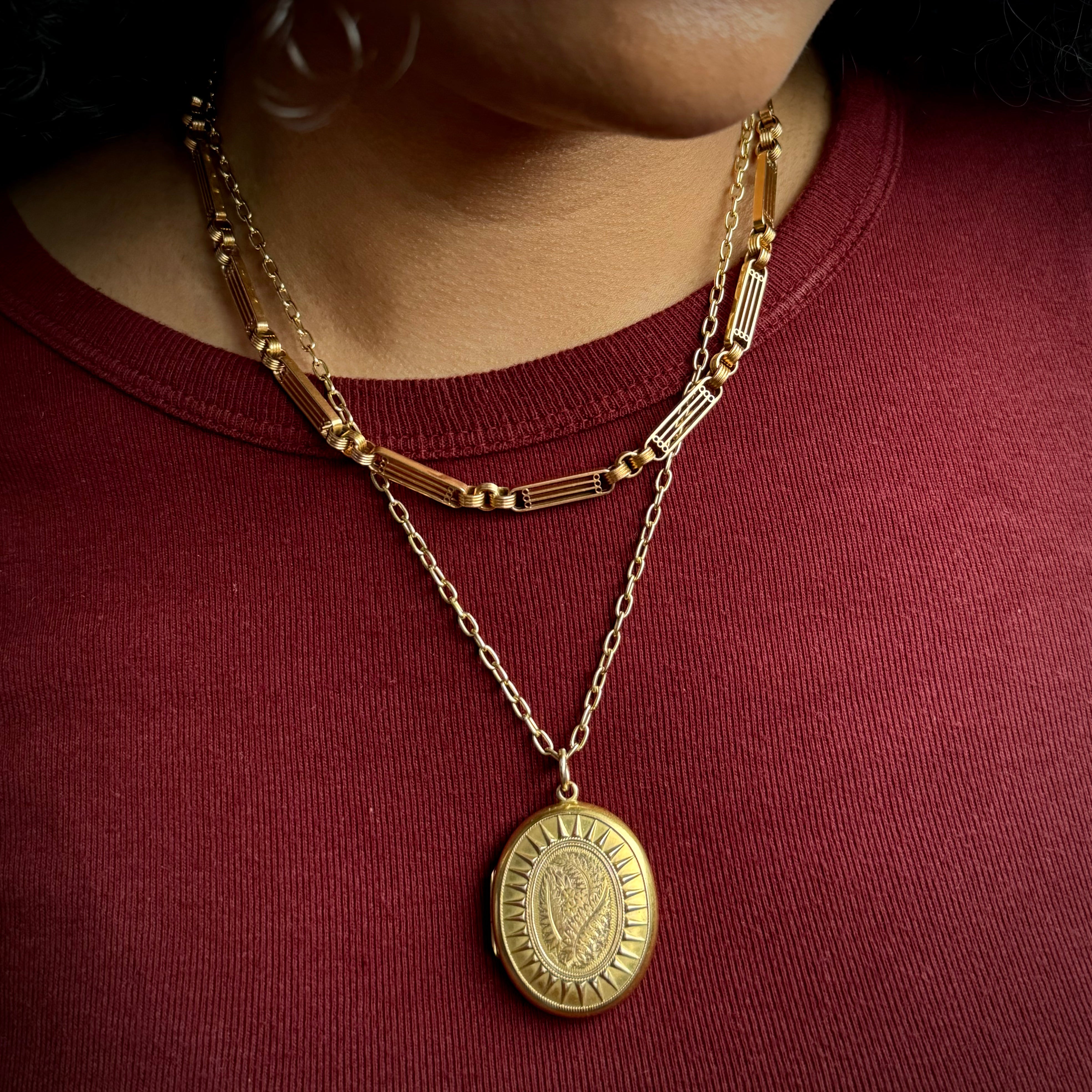 Antique Victorian 15k Oval Radiant Fern Locket