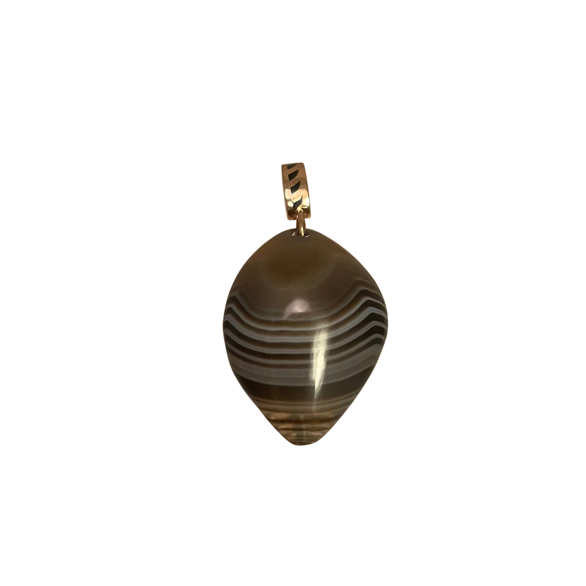 Dezso 18k Classic Carved Agate Cowry Shell Pendant